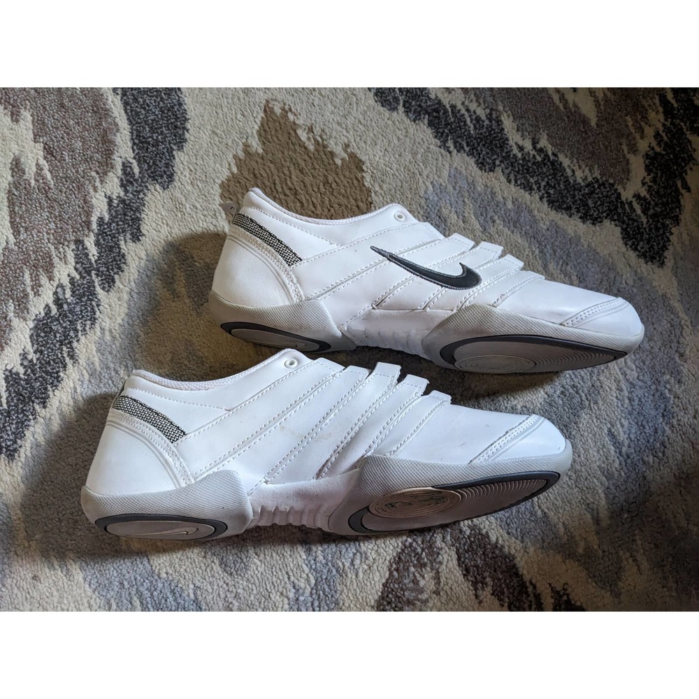 Nike cheer sneakers